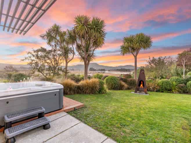 1440 Coast Road, Karitane