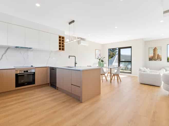 3,7,9/27 Brady Road, Otahuhu
