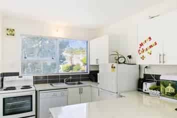 17A Kowhai Street, Tawa