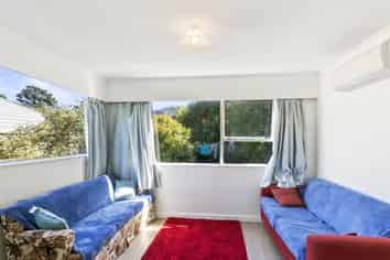 17A Kowhai Street, Tawa