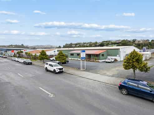 Large Profile Warehousing For Lease