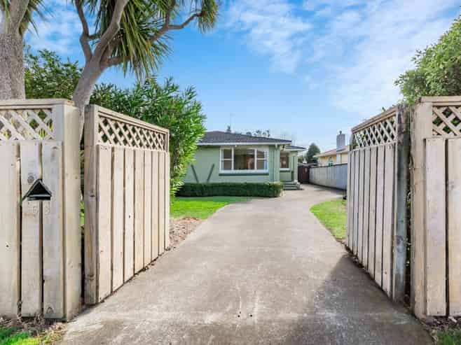 53 Gray Avenue, Paraparaumu Beach