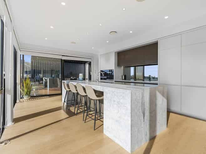 37 Lake Pupuke Drive, Takapuna