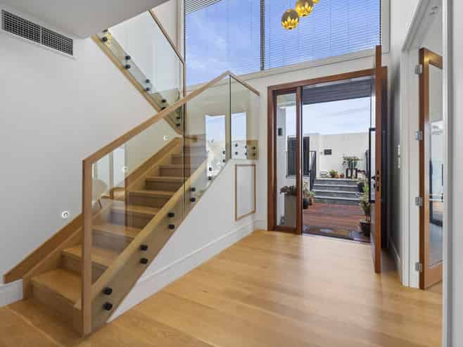 37 Lake Pupuke Drive, Takapuna