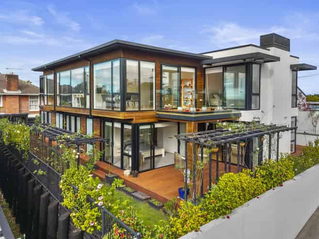 37 Lake Pupuke Drive, Takapuna