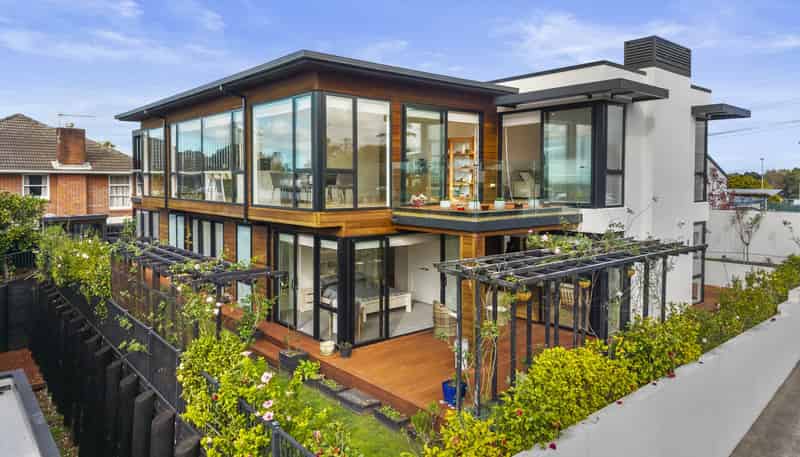 37 Lake Pupuke Drive, Takapuna