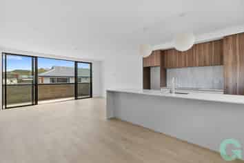 4/37 Bay Street, Red Beach