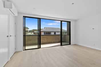 4/37 Bay Street, Red Beach