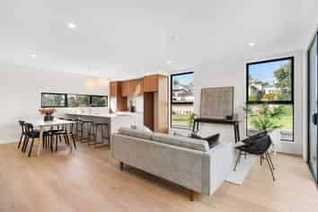 4/37 Bay Street, Red Beach
