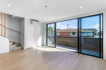 3/37 Bay Street, Red Beach