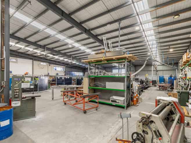 2,833sqm standalone industrial with secure yard