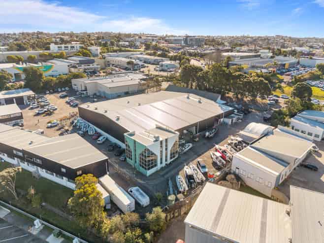 2,833sqm standalone industrial with secure yard