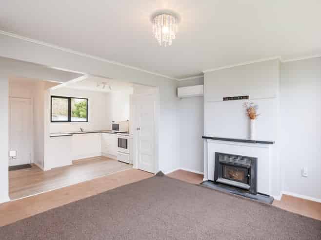 8 Johnston Street, Foxton