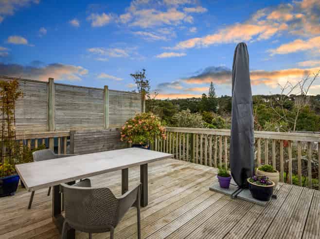 15 West Lynn Road, Titirangi