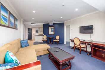 9-17 Byron Avenue, Takapuna