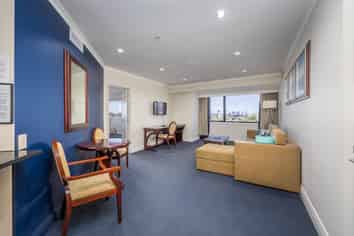 9-17 Byron Avenue, Takapuna