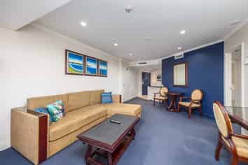 9-17 Byron Avenue, Takapuna