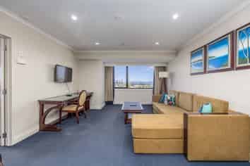 9-17 Byron Avenue, Takapuna