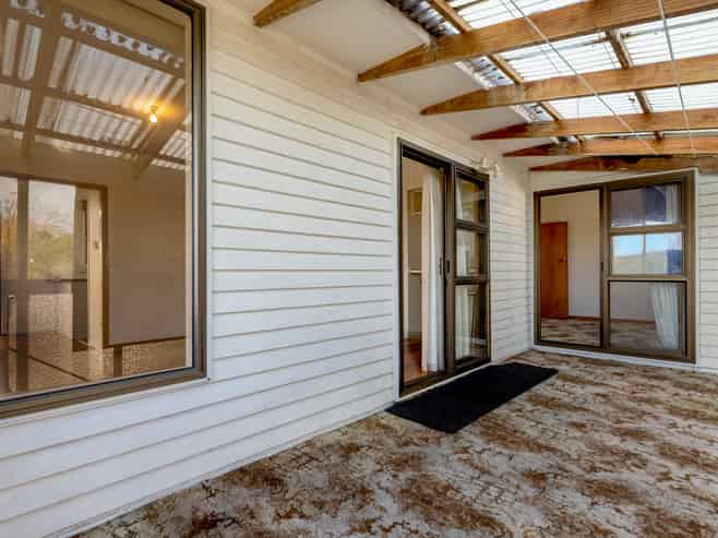 32 Eaton Road, Hillsborough