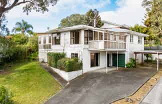 32 Eaton Road, Hillsborough