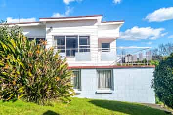 112 Mount Sea Road, Thames