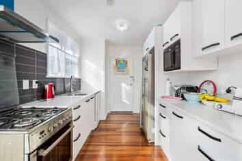 1416 Dominion Road, Mount Albert