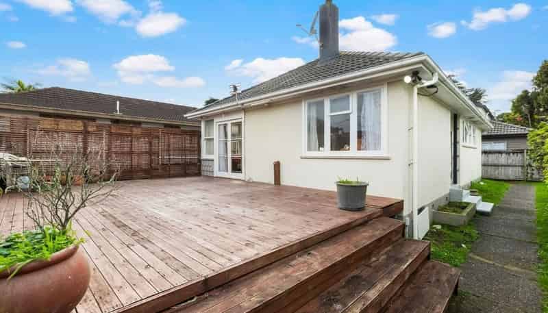 1416 Dominion Road, Mount Albert