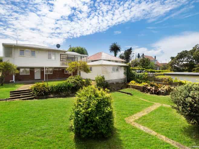 198 Hillsborough Road, Hillsborough