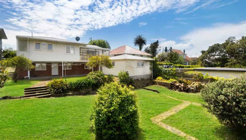 198 Hillsborough Road, Hillsborough