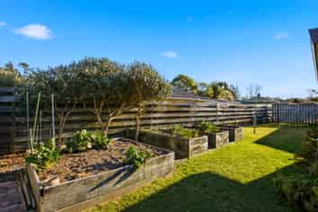 57 Balmoral Drive, Hilltop