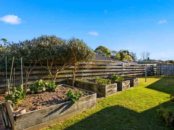 57 Balmoral Drive, Hilltop