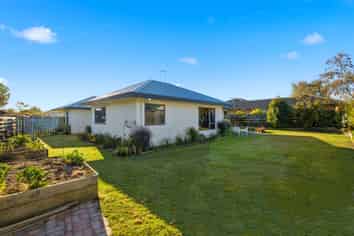 57 Balmoral Drive, Hilltop