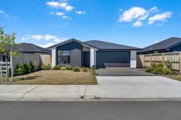 74 Crossley Avenue, Woodend
