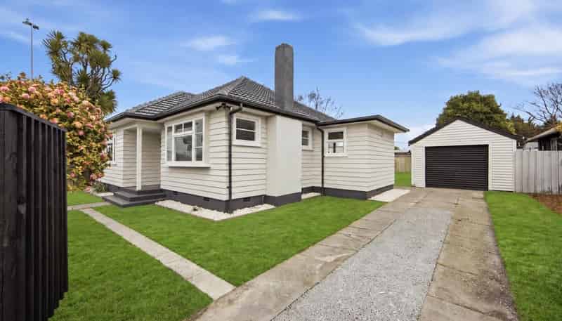 193 Main North Road, Redwood