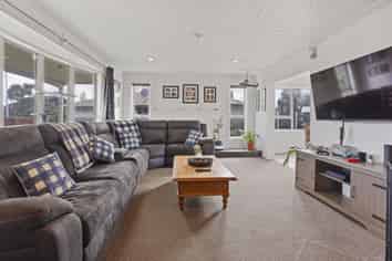 8 Gibbs Drive, Woodend