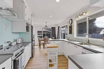 8 Gibbs Drive, Woodend
