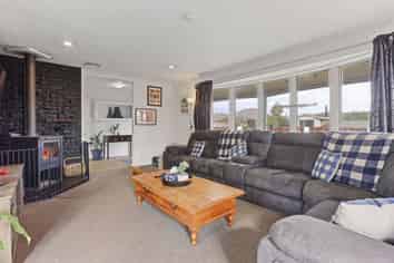 8 Gibbs Drive, Woodend