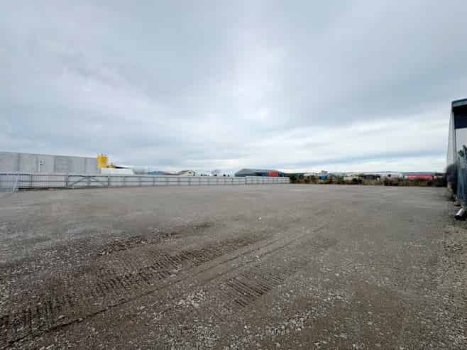 Secure Industrial Yard in Kelvin Grove