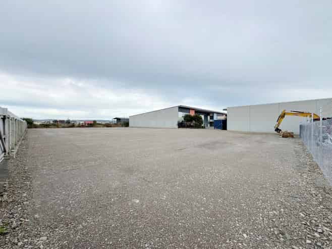 Secure Industrial Yard in Kelvin Grove