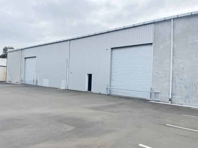 High Stud Warehouse With Drive-Through Access