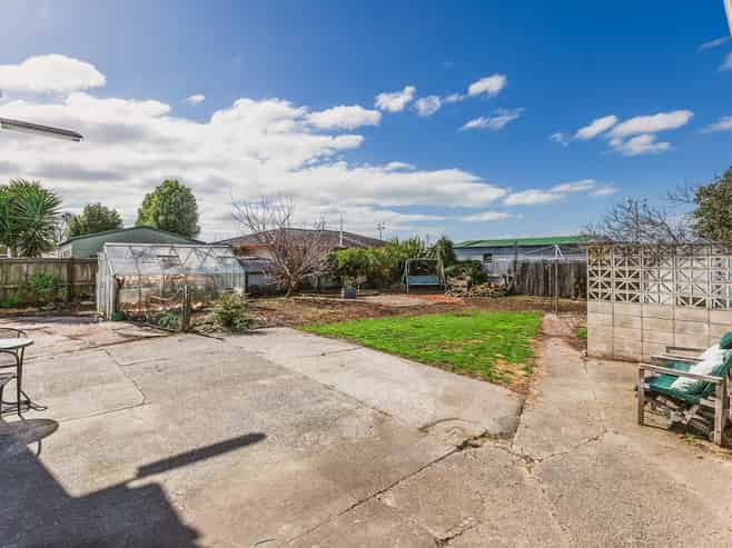 18 Lee Road, Taradale