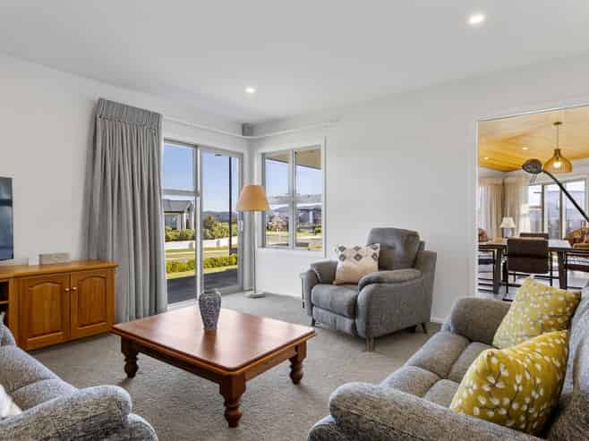 6 Raupo Crescent, Wharewaka
