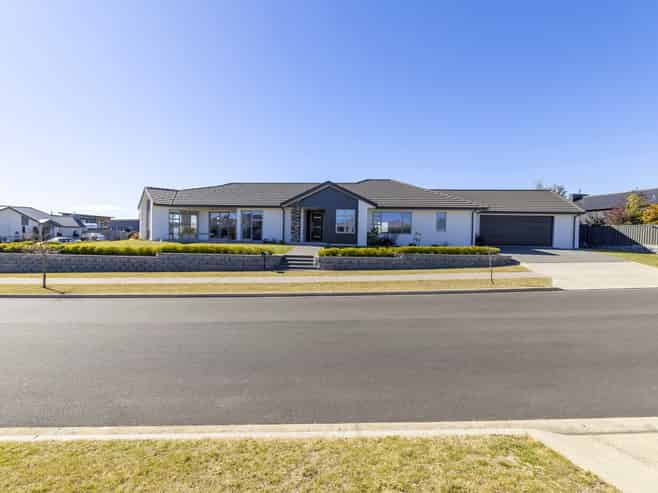 6 Raupo Crescent, Wharewaka