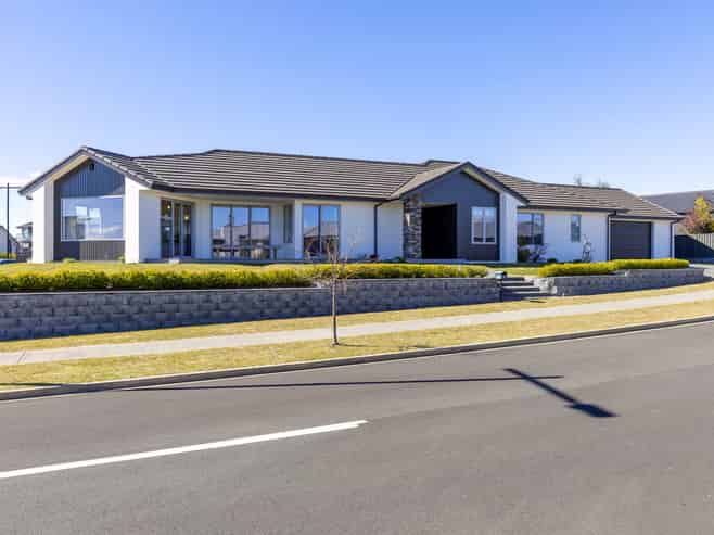 6 Raupo Crescent, Wharewaka