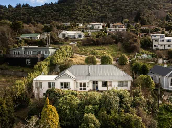 32 Adderley Terrace, Ravensbourne