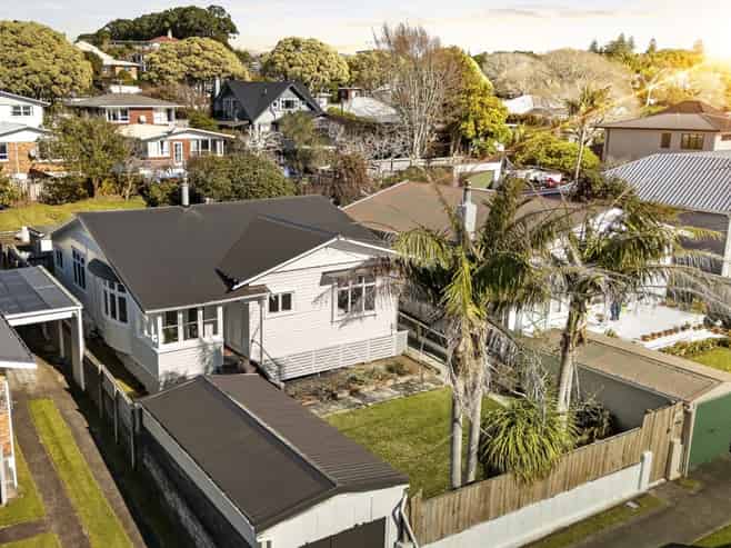 100 Lemon Street, New Plymouth