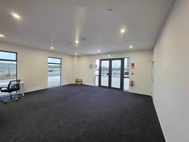 High Spec Industrial – Exceptionally Presented