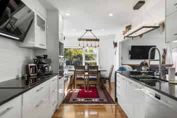 210 Methuen Road, New Windsor