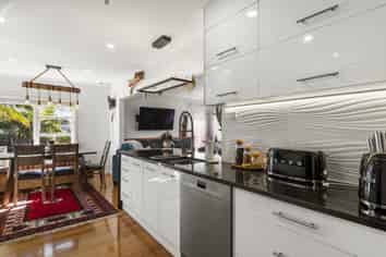 210 Methuen Road, New Windsor