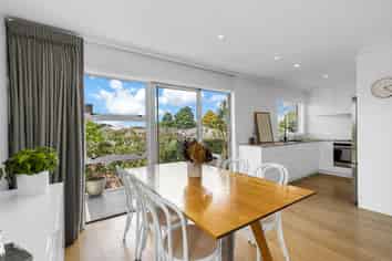 2/267 Meola Road, Point Chevalier